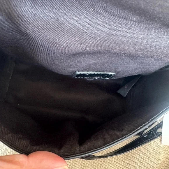 Black flap crossbody bag with top handle - Picture 5 of 10